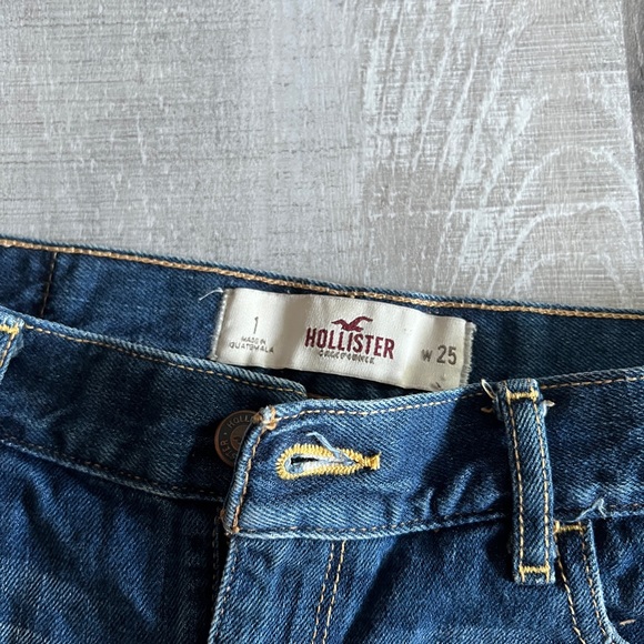 Hollister Denim Distressed Dark Wash Jean Shorty Booty Shorts Size 1 w25 - Picture 8 of 9